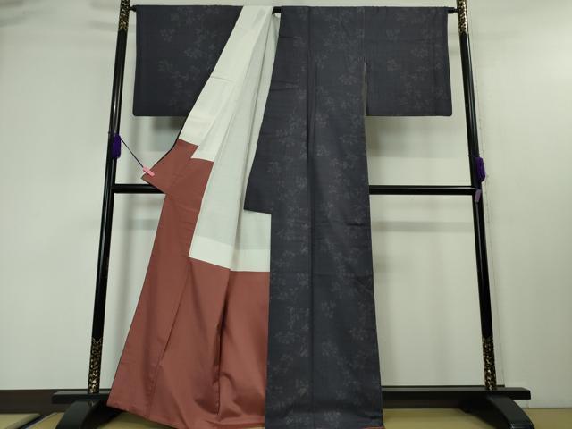 平和屋本店●極上 本場結城紬 重要無形文化財 80亀甲 飛び亀甲柄 変わりつた柄 井上商事謹製 証紙付き 逸品 DZAA4404kh5