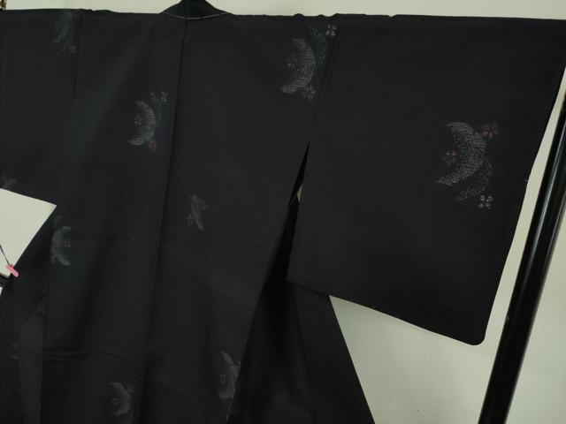 平和屋本店▽極上 結城紬 単衣 80亀甲 飛び亀甲柄 三日月 花 濃紺地 逸品 未使用 DZAA5612kh5