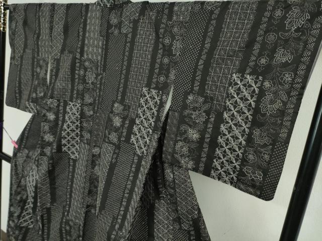 平和屋本店■極上 本場縞大島紬 刺し子 総刺繍 名物裂花文 黒地 証紙付き 逸品 DZAA5770kh5