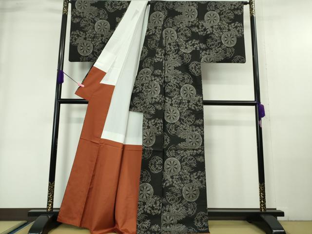平和屋本店■極上 白泥染の第一人者・絣の魔術師 恵積五郎 本場大島紬 恵大島織物謹製 割込絣 泥染 源治車に花 証紙付き 逸品 DZAA6213kh5