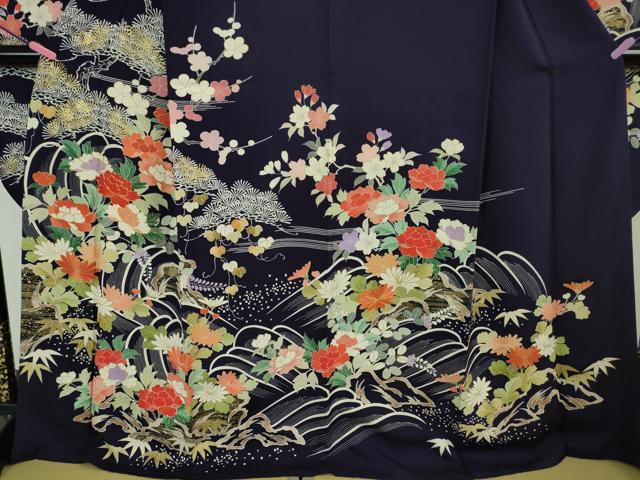 平和屋本店■極上 創業460年・千總 振袖 駒刺繍 立波花松文 鉄紺色地 金彩 松坂屋扱い 逸品 DZAA6222kh5