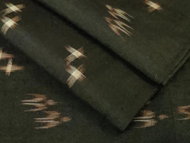 平和屋本店▽極上 国指定重要無形文化財 本場久米島紬 手織 単衣 逸品 DZAA6384kh5