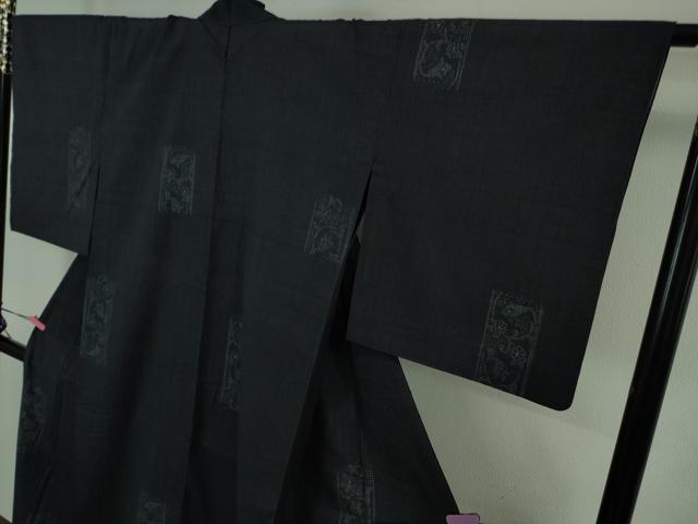 平和屋本店■極上 本場結城紬 重要無形文化財 単衣 80亀甲 短冊花文 井上商事謹製 濃藍色地 証紙付き 逸品 DZAA6674kh5