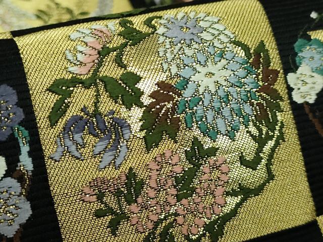 平和屋着物●極上 西陣の老舗 1782年創業 山下織物 六通柄袋帯 唐織 市松取四季花の丸 黒地 金糸 逸品 DZAA6759kh5