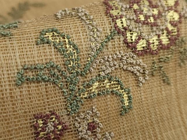 平和屋本店■極上 銀座もとじ 相良刺繍 総刺繍 九寸名古屋帯 スリーシーズン帯 ペイズリー花文 朽葉色地 たとう紙付き 逸品 DZAA7155kh5