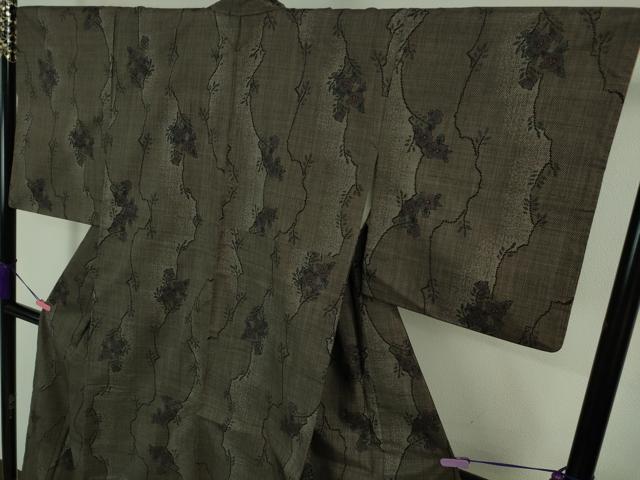 平和屋着物●極上 本場大島紬 7マルキ 草花文 逸品 DZAA7830kh5