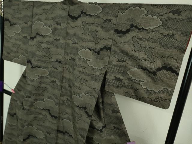 平和屋本店■極上 白泥染の第一人者・絣の魔術師 恵積五郎 本場大島紬 恵大島織物謹製 古代染色純泥染 割込絣 証紙付き 逸品 DZAA8209kh5