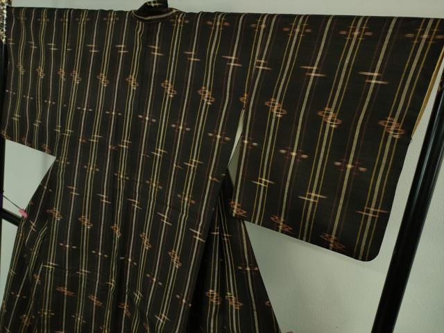 平和屋着物●極上 国指定重要無形文化財 本場久米島紬 手織 逸品 DZAA9373kh5