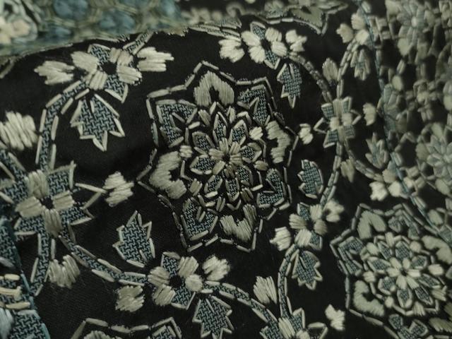 平和屋本店■極上 本場縞大島紬 総刺繍 名物裂花文 黒地 逸品 未使用 DZAA9396kh5