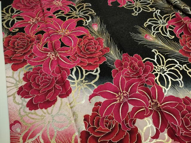 平和屋着物●極上 振袖 刺繍 SweetAngel 舞花文 暈し染め 黒地 金彩 銀通し地 逸品 DZAA9695kh5