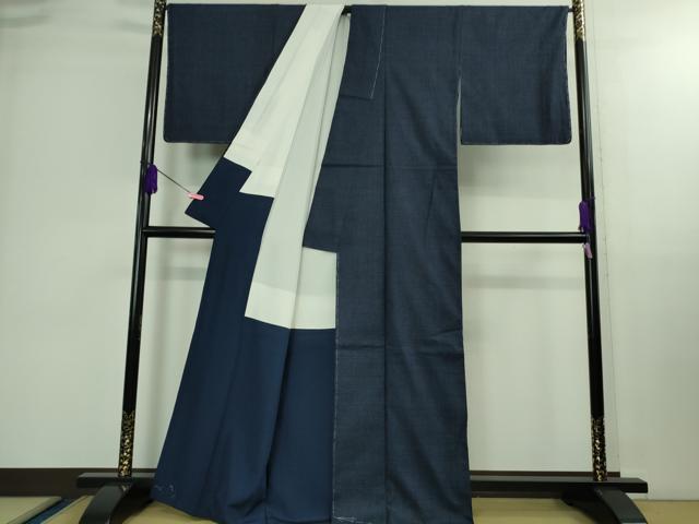 平和屋本店●極上 本場結城紬 重要無形文化財 100亀甲 総詰め 濃藍色地 反端付き 逸品 未使用 DZAB0175kh5