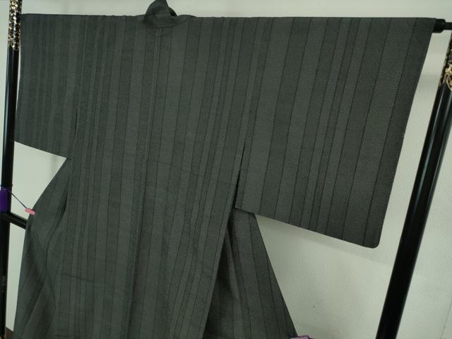 平和屋本店▽極上 本塩沢 単衣 160亀甲 間道 黒地 逸品 未使用 DZAB0600kh5