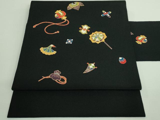 平和屋着物●極上 銀座越後屋 九寸名古屋帯 駒刺繍 宝尽くし 黒地 金糸 鬼しぼ縮緬 逸品 DZAB0746kh5