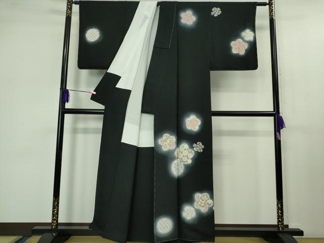 平和屋着物●極上 十日町 名門 滝泰謹製 訪問着 相良刺繍 駒刺繍 舞花文 黒地 暈し染め 金銀糸 逸品 未使用 DZAB1144kh5