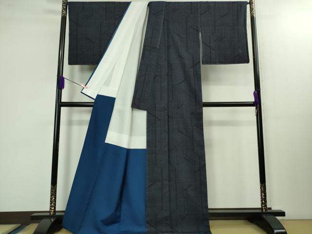 平和屋本店■極上 本場結城紬 重要無形文化財 100亀甲 幾何学文様 濃藍色地 証紙・証明書付き 逸品 未使用 DZAB1567kh5