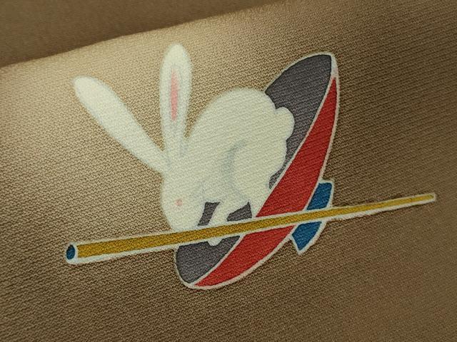 平和屋着物●極上 小紋 兎 うさぎ 一寸法師 蛍暈し 銀煤竹色地 逸品 未使用 DZAB1918kh6