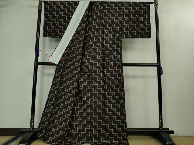 平和屋本店▽極上 国指定重要無形文化財 本場久米島紬 手織 単衣 逸品 DZAB1960kh6