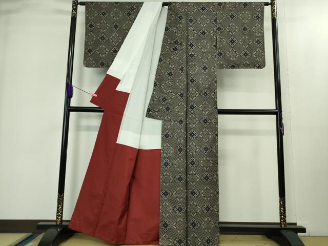 平和屋着物●希少 本場大島紬 龍郷絣 谷崎織物謹製 証紙付き 逸品 未使用 DZAB1962kh6