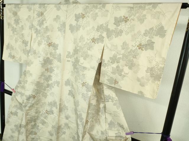 平和屋着物●極上 本場大島紬 白大島 7マルキ 120亀甲 南天蔦の葉文 逸品 未使用 DZAB2127kh6