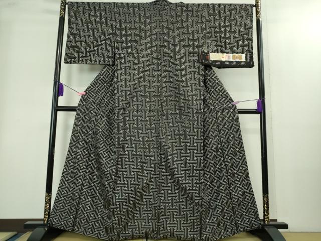 平和屋本店●希少 本場大島紬 龍郷絣 秋名バラ 隅元要子作 秋場謹製 白×黒 証紙付き 逸品 DZAB2257kh6