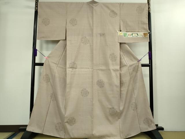 平和屋本店●極上 本場結城紬 重要無形文化財 160亀甲 飛び亀甲柄 縞屋謹製 正倉院花文 薄柿色地 証紙付き 逸品 未使用 DZAB2267kh6