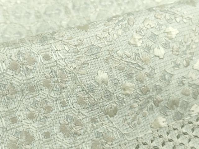 平和屋本店●極上 本場大島紬 白大島 訪問着 総刺繍 横段花菱文 逸品 DZAB2541kh6