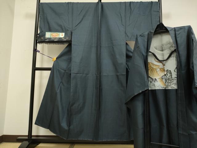 平和屋着物●極上 男性 本場大島紬 アンサンブル キングサイズ 100亀甲 総詰め 山川ヨシ作 羽裏・龍虎 証紙付き 逸品 未使用 DZAB2713kh6