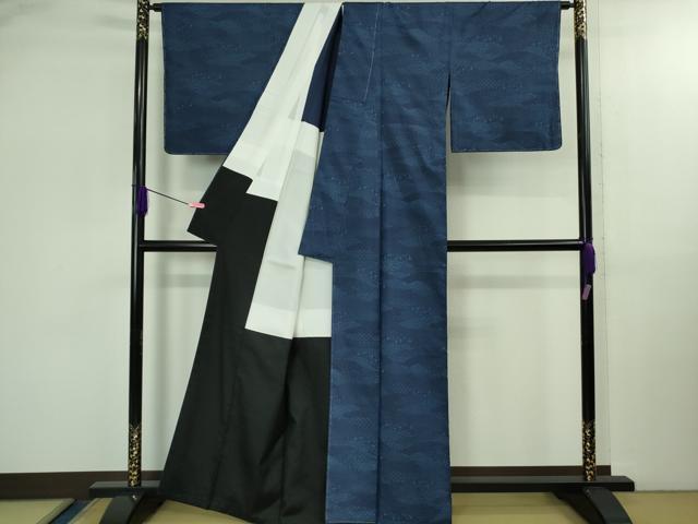 平和屋着物●極上 本場大島紬 琉球藍 名物裂霞文 まさき織物謹製 背抜き仕立て 証紙付き 逸品 未使用 DZAB2779kh6