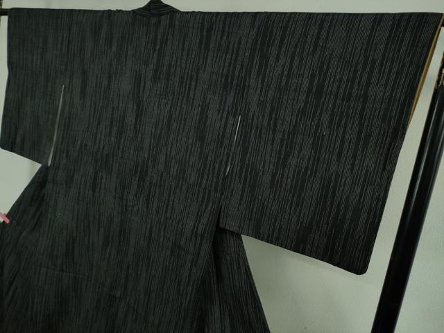 平和屋着物●極上 結城縮 染の近江謹製 縞 黒地 結城屋 証紙付き 逸品 DZAB2796kh6