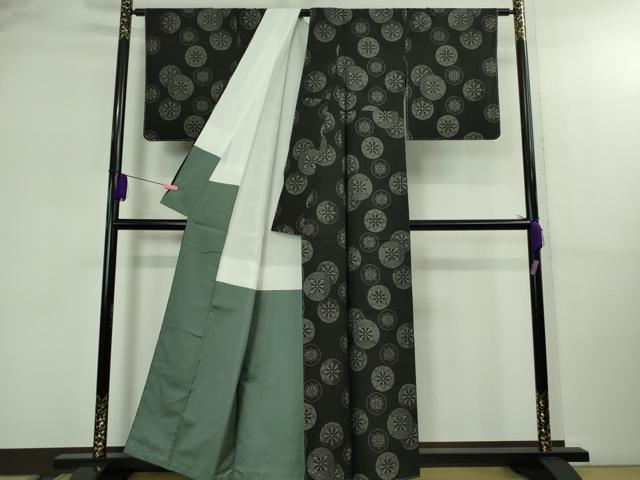 平和屋着物●極上 本場大島紬 9マルキ 古代染色純泥染 地空 源氏絣紋 黒地 窪田織物謹製 証紙付き 逸品 未使用 DZAB2816kh6