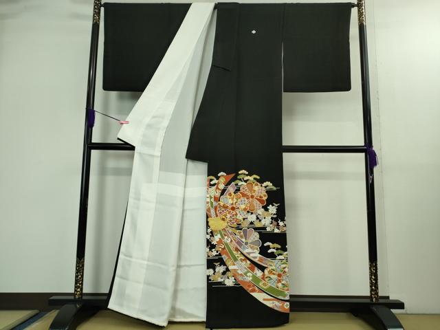 平和屋本店●極上 創業460年・千總 黒留袖 駒刺繍 束ね熨斗 宝尽くし 金彩 たとう紙付き 逸品 DZAB2955kh6