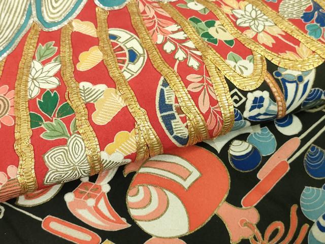 平和屋本店●極上 アンティーク 大正ロマン 振袖 駒刺繍 宝尽くし飛鶴文 黒地 金彩 逸品 DZAB3023kh6