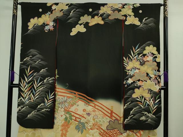 平和屋着物●極上 アンティーク 大正ロマン 振袖 駒刺繍 渡橋花松文 暈し染め 黒地 金彩 逸品 DZAB3030kh6