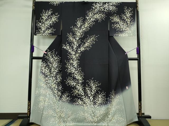 平和屋本店●極上 訪問着 作家物 駒刺繍 枝花文 暈し染め 紫黒色地 暈し染め 金彩 逸品 DZAB3285kh6