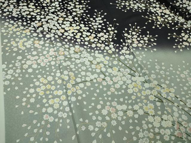 平和屋本店●極上 訪問着 作家物 駒刺繍 枝花文 暈し染め 紫黒色地 暈し染め 金彩 逸品 DZAB3285kh6