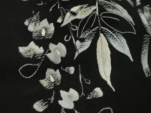 平和屋本店●極上 振袖 総刺繍 四季花文 桜 藤 紫陽花 杜若 牡丹 黒地 逸品 DZAB3419kh6