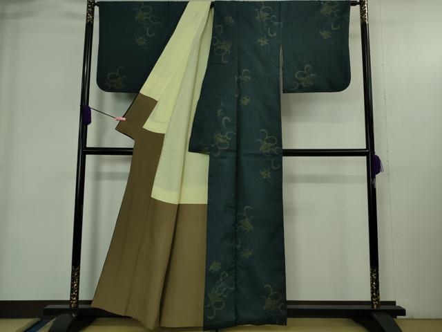 平和屋本店●極上 本場結城紬 重要無形文化財 100亀甲 飛び亀甲柄 花唐草文 褐返色地 証紙付き 逸品 DZAB4080kh6