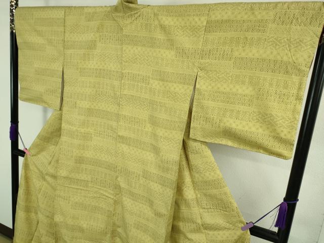 平和屋本店●極上 本場結城紬 重要無形文化財 100亀甲 名物裂 横段文 枯草色地 逸品 DZAB4120kh6