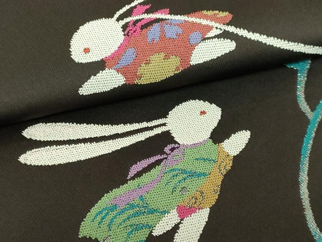 平和屋本店●極上 世界的人形師 辻村寿三郎 ジュサブロー 六通柄袋帯 立波に兎 銀糸 憲法黒茶色地 逸品 DZAB4273kh6