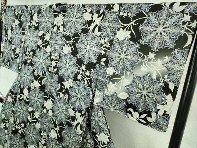 平和屋本店●極上 小紋 正倉院花唐草文 暈し染め 黒地 銀彩 逸品 未使用 DZAB4329kh6