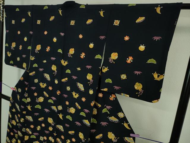平和屋着物●極上 訪問着 手描き 宝尽くし 黒地 鬼しぼ縮緬 逸品 DZAB4384kh6