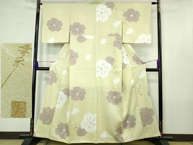 平和屋着物●極上 美空ひばり 小紋 お召地 リンゴ 林檎 舞花文 手描き 女郎花色地 金彩 逸品 未使用 DZAB4428kh6