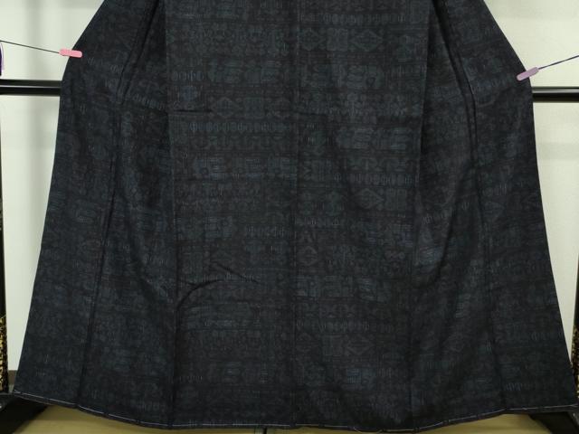 平和屋本店●極上 本場結城紬 重要無形文化財 結織苑 80亀甲 飛び亀甲柄 草花文 証紙・反端付き 逸品 未使用 DZAB4650kh6