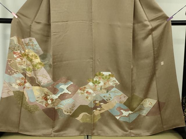 平和屋本店●極上 皇室献上作家 藤井寛 色留袖 駒刺繍 舞蝶四季花文 銀煤竹色地 金彩 逸品 DZAB4741kh6