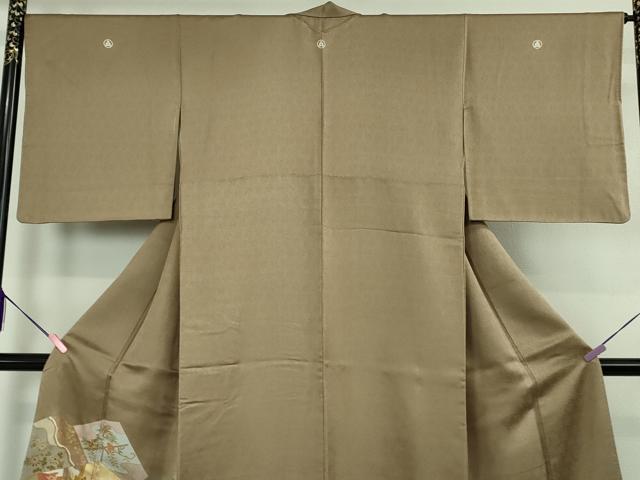 平和屋本店●極上 皇室献上作家 藤井寛 色留袖 駒刺繍 舞蝶四季花文 銀煤竹色地 金彩 逸品 DZAB4741kh6