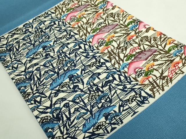 平和屋本店●極上 人間国宝 玉那覇有公 本場琉球紅型 九寸開き名古屋帯 風景花文 鬼しぼ縮緬 花浅葱色地 反端付き 逸品 DZAB5297kh6