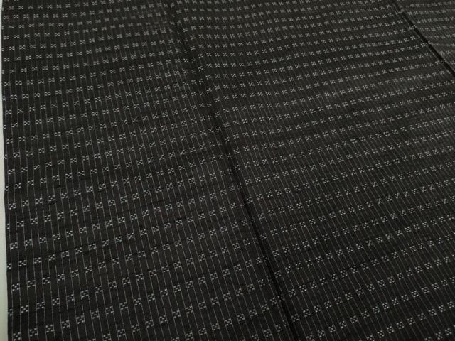 平和屋本店●極上 本場琉球 南風原花織 手織 紬 黒地 やまと金ラベル 逸品 DZAB5848kh6