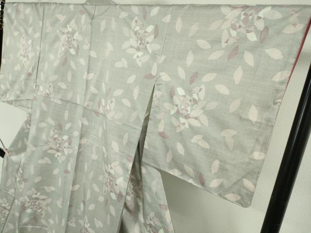 平和屋本店●極上 本場大島紬 白大島紬 桑原織物 二代目 桑原啓之介 9マルキ 白絣 舞花弁 三越扱い 証紙付き 逸品 未使用 DZAB5898kh6