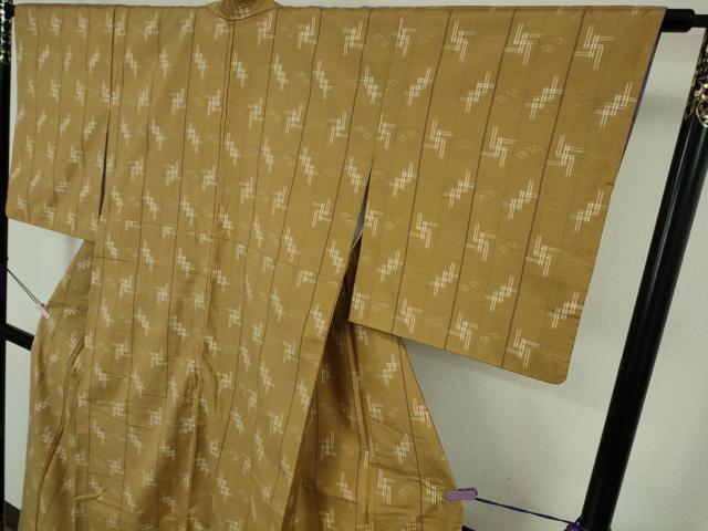 平和屋着物●極上 本場琉球絣 紬 丁字染色地 反端付き 逸品 DZAB6110kh6