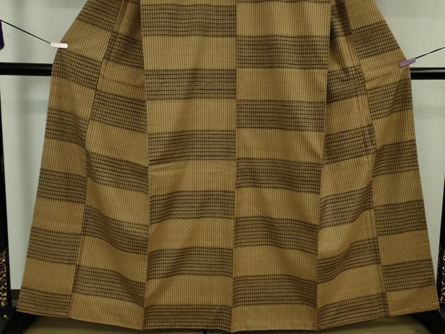 平和屋本店●極上 国指定重要無形文化財 本場久米島紬 城間ヤス作 手織 椎染 泥染 ゆうな 横段文 証紙付き 逸品 未使用 DZAB6302kh6